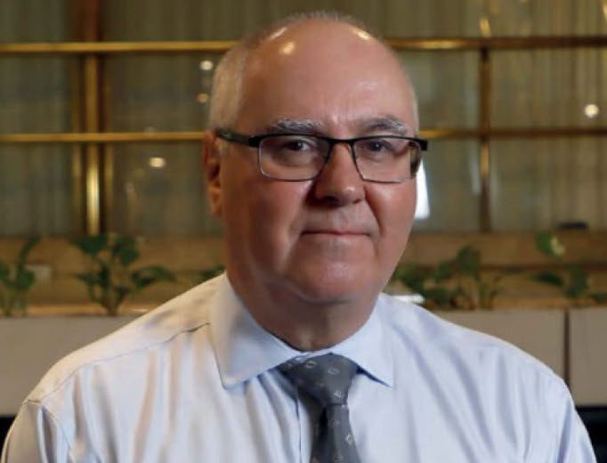 Dr. Alfredo Caro